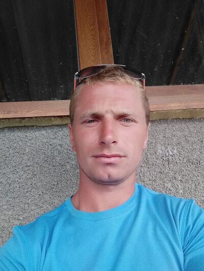  ,   Mihai, 32 ,     , c 