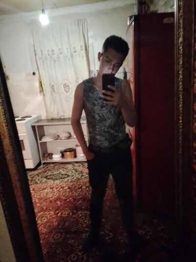  ,   Kamol, 22 ,  