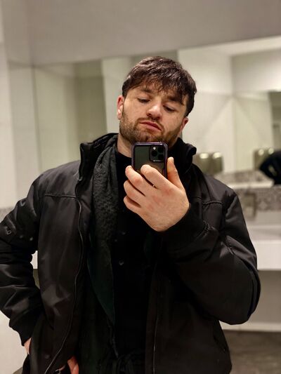  ,   Mickey, 32 ,   ,   
