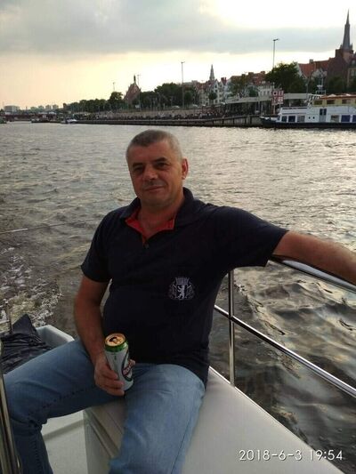  ,   Viktor, 52 ,   ,   , c 