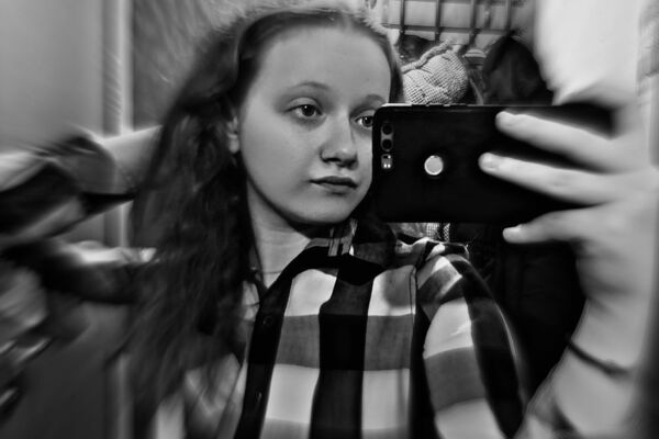  ,   Anna, 19 ,   ,   