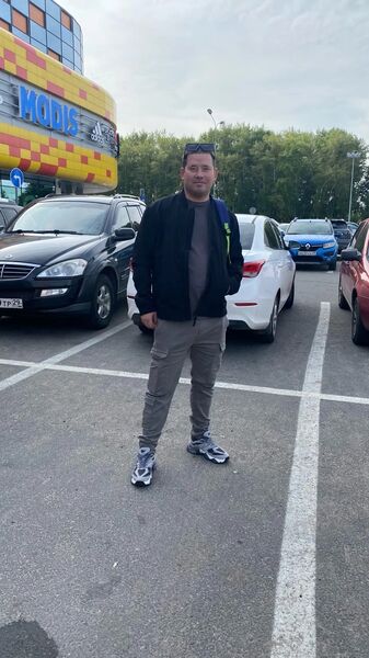  ,   Viktor, 33 ,     , c 