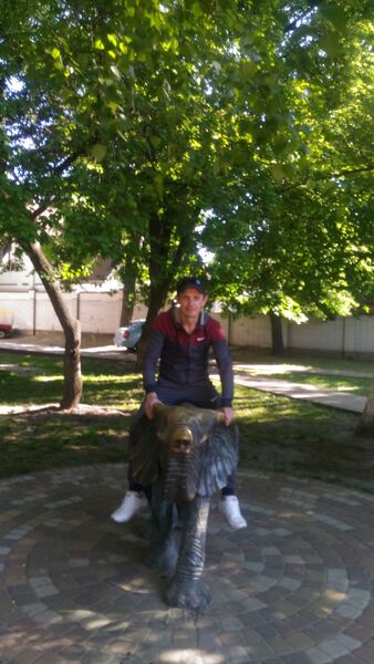  ,   Viktor, 41 ,   ,   , c 