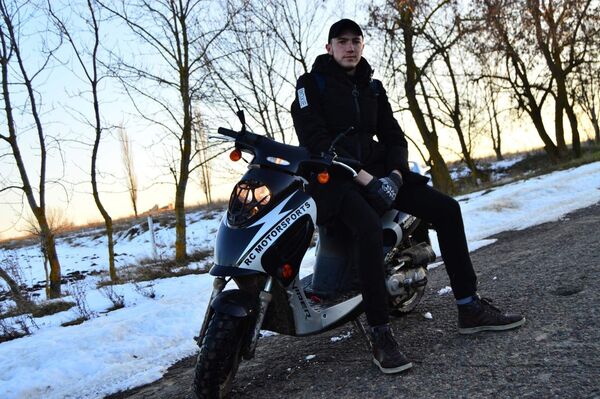  ,   Vasile, 28 ,   