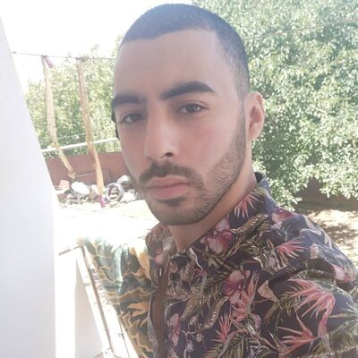  Esenyurt,   Hakan, 29 ,   ,   , c 