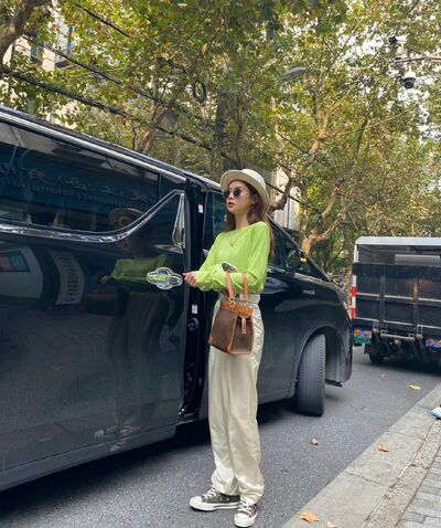  ,   Wendy, 33 ,   ,   
