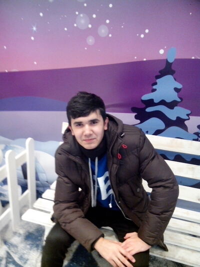  ,   Artem, 32 ,   