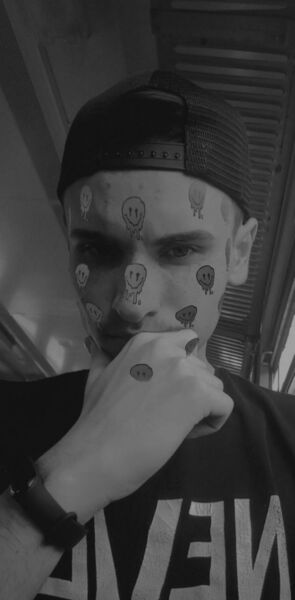  ,   Mikhail, 21 ,   ,   , c 