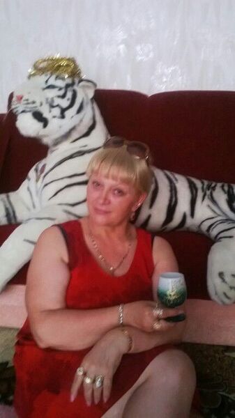  ,   Scarllet, 61 ,     , c 