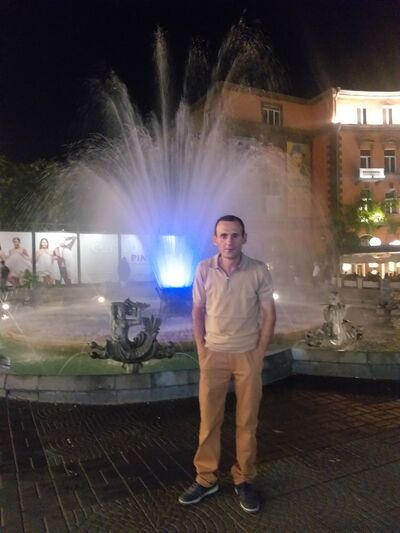 ,   Armen, 39 ,   ,   