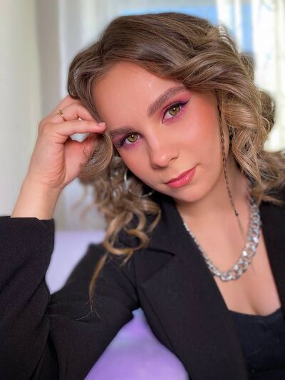  ,   Valeria, 23 ,   ,   