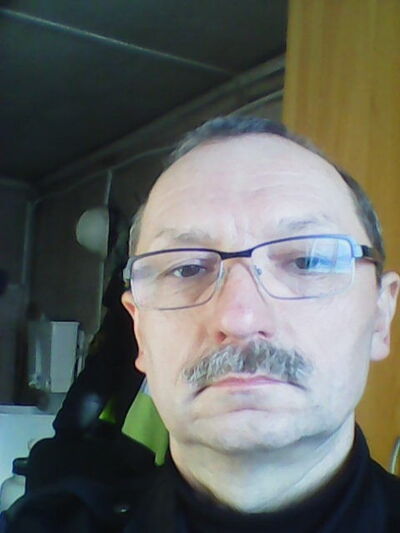  ,   Viktor, 63 ,   