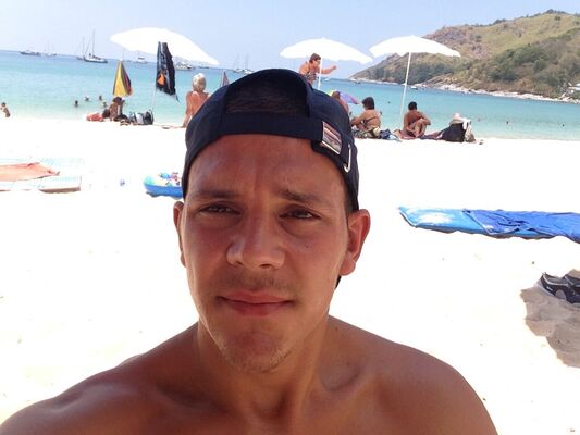  ,   Mario, 32 ,   ,   