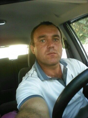  ,   Sasha, 42 ,   
