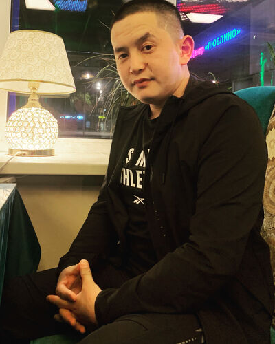  ,   Erlan, 32 ,   ,   , c , 