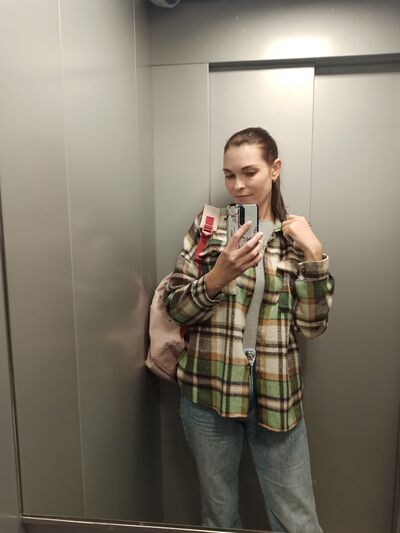  ,   Marina, 37 ,  