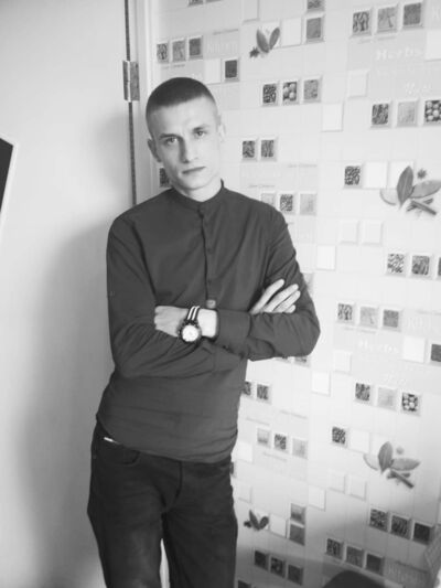  ,   Leo, 32 ,  
