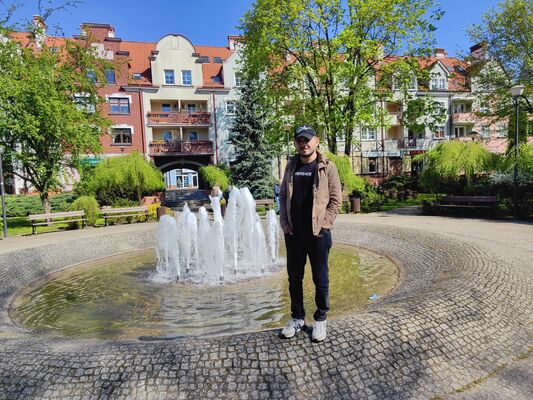  Bielany Wroclawskie,   Nika, 32 ,   ,   