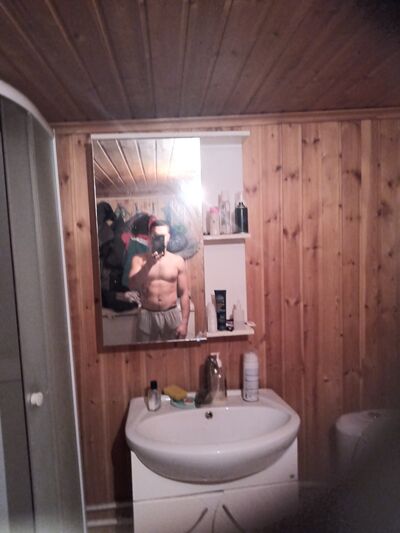  ,   Artur, 30 ,   ,   , c 