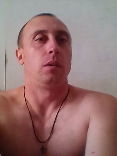  ,   Hitcher, 44 ,  