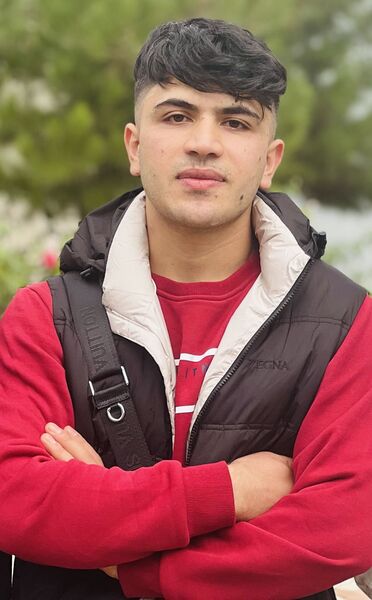  ,   Fardin, 24 ,   ,   