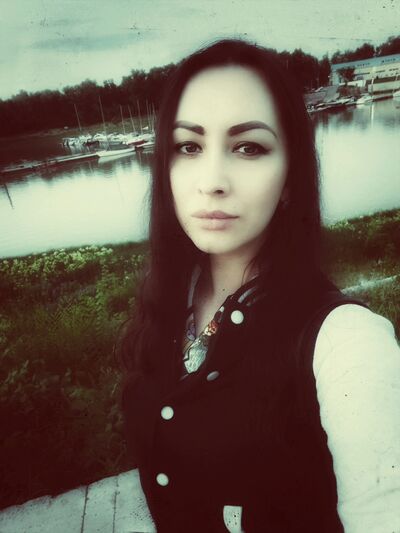  ,   Yana, 37 ,   ,   