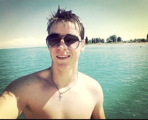  ,   Alex, 27 ,   