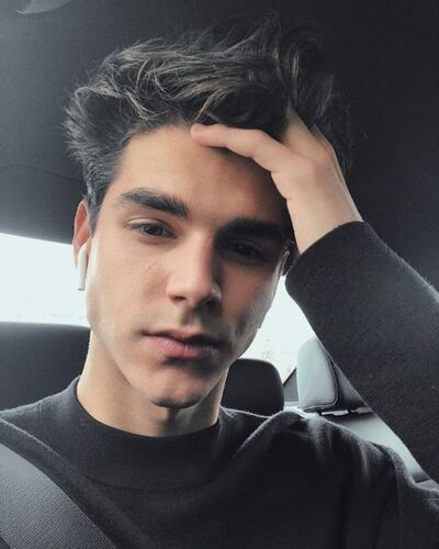  ,   Artem, 19 ,   ,   