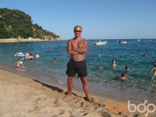  ,   Vladis, 38 ,  