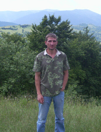  4529910  Aleksandr, 46 ,    