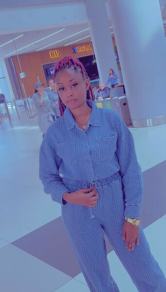  ,   Marie, 22 ,   ,   