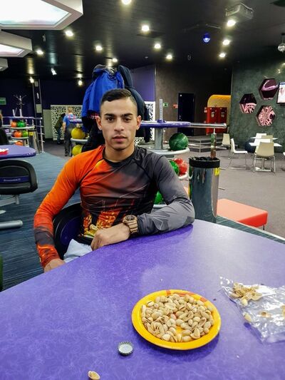  ,   Kevin, 32 ,     , c 