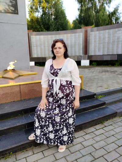  ,   Elena, 45 ,   c 