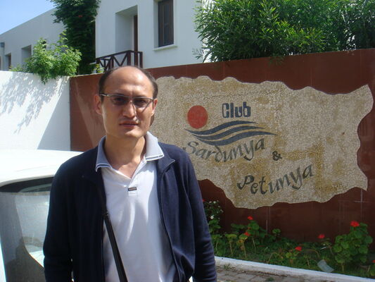  ,   Oskar, 45 ,  