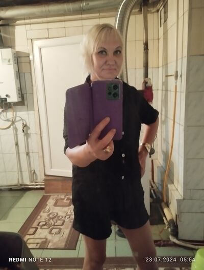  ,   Svetlana, 54 ,     