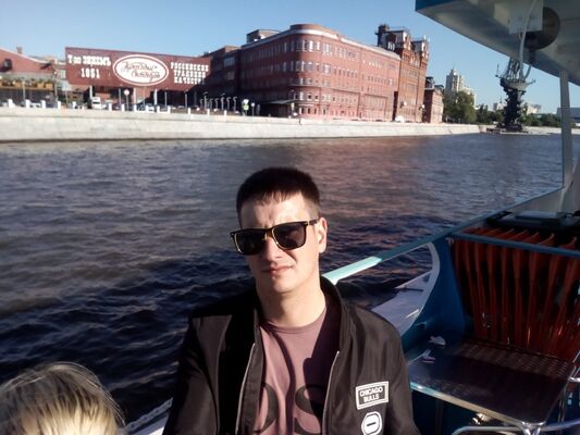  ,   Viktor, 35 ,   ,   