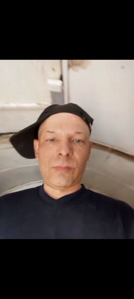  ,   Artur, 39 ,   ,   