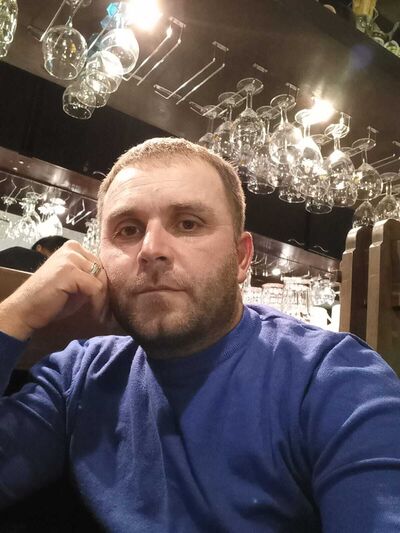  ,   Armen, 38 ,   ,   