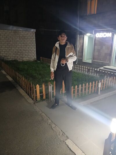  ,   Arman, 20 ,   ,   