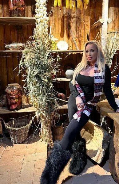  ,   Lena, 37 ,   ,   