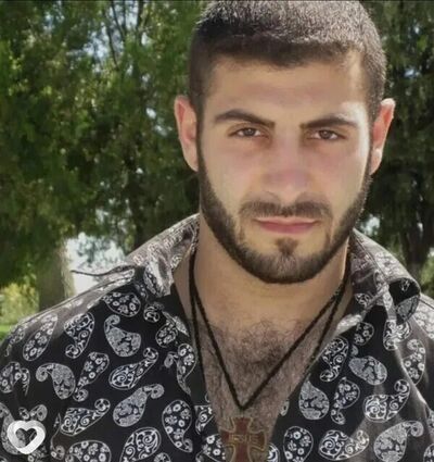  ,   Artur, 32 ,   ,   