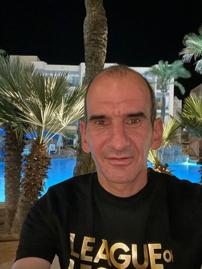  Abbots Langley,   , 48 ,   c 