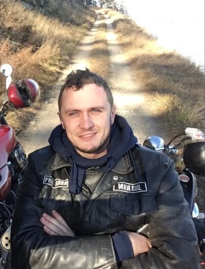  ,   Dmitry, 32 ,   