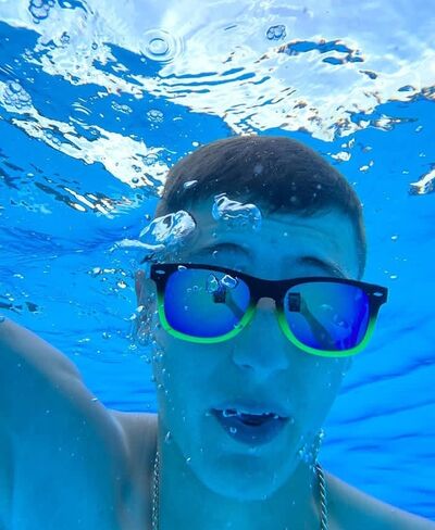  ,   Danik, 25 ,   ,   