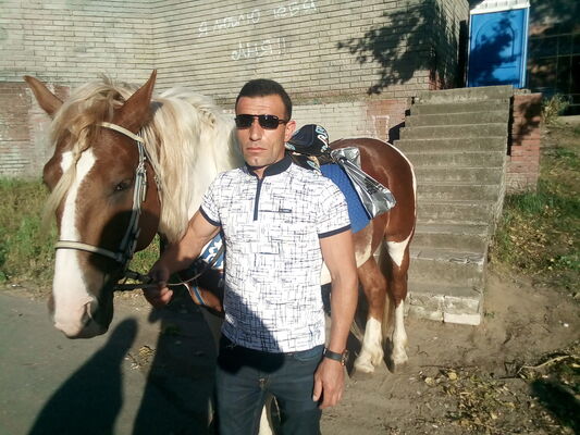  ,   Artur, 43 ,   ,   , c 