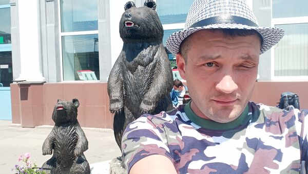  ,   Nik, 35 ,   ,   