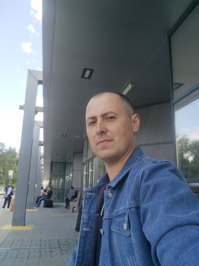  ,   Mikhail, 37 ,   ,   