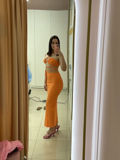  ,   Diana, 24 ,   ,   