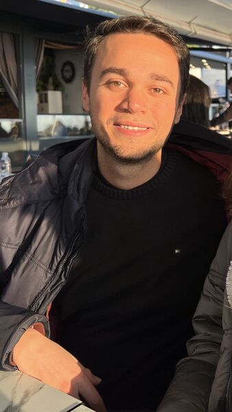  Esenyurt,   Emre, 27 ,   ,   , c 