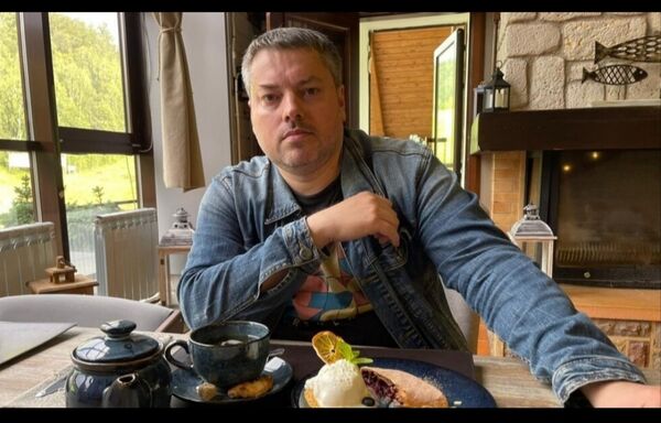 ,   Damir, 42 ,   ,   , c 